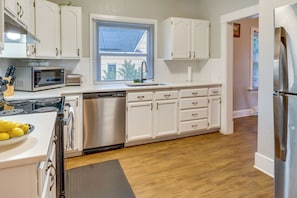 House (2 Bedrooms) | Interior