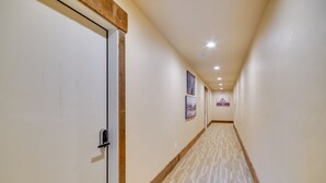 Interior - Dtwn Studio in Miles City: Shopping, Dining & More (Miles City)