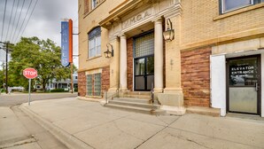 Exterior detail - Dtwn Studio in Miles City: Shopping, Dining & More (Miles City)
