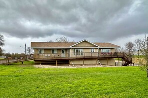 Interior - Deck & Yard: Pet-friendly Mcclusky Home! (McClusky)