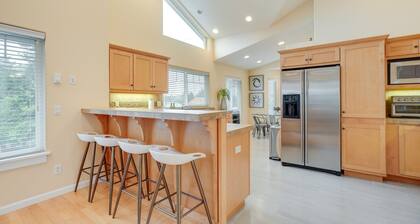 Cozy Waldport Vacation Rental: Steps From the Bay!