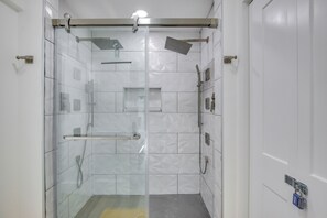 บ้านพัก (4 Bedrooms) | ภายใน