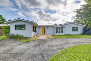 House (4 Bedrooms) | Interior - Chic Florida Retreat w/ Pool, Patio & Gas Grill! (Wilton Manors)