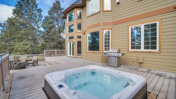 House (5 Bedrooms) | Front of property