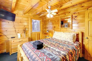 House (2 Bedrooms) | Interior - Pigeon Forge Vacation Rental w/ Private Hot Tub! (Pigeon Forge)