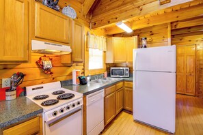 House (2 Bedrooms) | Interior - Pigeon Forge Vacation Rental w/ Private Hot Tub! (Pigeon Forge)