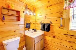 Interior - Pigeon Forge Vacation Rental w/ Private Hot Tub! (Pigeon Forge)