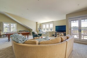 Villa (4 Bedrooms) | Interior - Luxe Scituate Vacation Rental w/ Private Hot Tub! (Scituate)