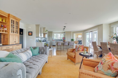 Luxe Scituate Vacation Rental w/ Private Hot Tub!