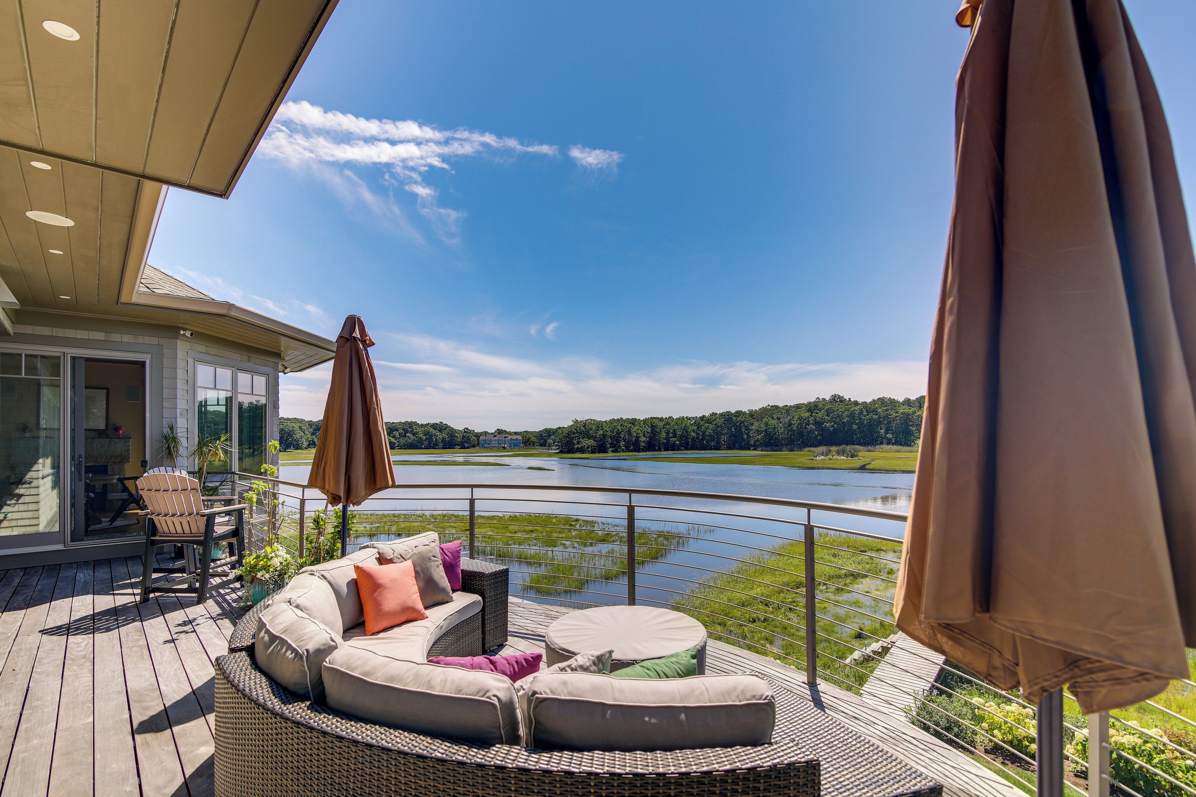 Villa (4 Bedrooms) | Front of property