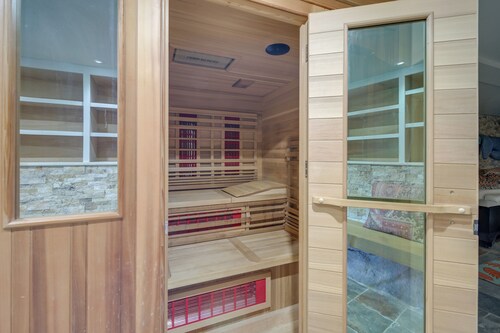 Luxe Scituate Vacation Rental w/ Private Hot Tub!