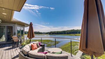 Villa (4 Bedrooms) | Front of property