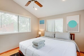 House (3 Bedrooms) | Interior - Hot Tub & Patio: Modern Sedona Home! (Sedona)