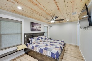 House (6 Bedrooms) | Interior