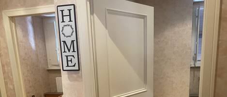 2 slaapkamers, een strijkplank/strijkijzer, wifi, beddengoed