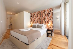 Iron/ironing board, travel crib, free WiFi, bed sheets