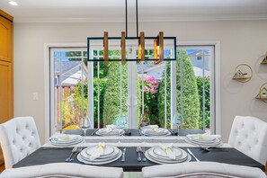 Dining - Great View & Bright 3Br home /AC/ San Jose (San Jose)