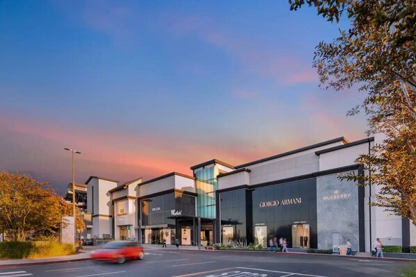 Exterior - Great View & Bright 3Br home /AC/ San Jose (San Jose)