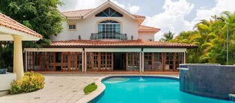 Modern Villa! CHEF/BBQ/Billiard/WIFI/VIP.T