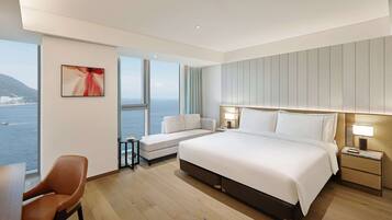 Hochwertige Bettwaren, Daunenbettdecken, Minibar, Zimmersafe