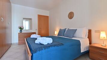 Basic-Apartment | 2 Schlafzimmer, VerdunkelungsvorhĂ€nge, BĂŒgeleisen/BĂŒgelbrett