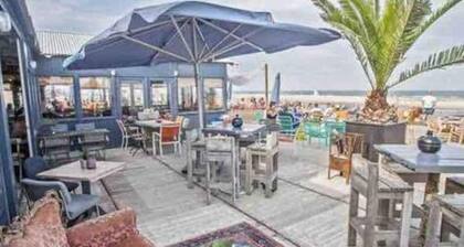 Luxury Beach house with garden in Kijkduin