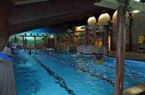 Piscine intérieure, piscine chauffée