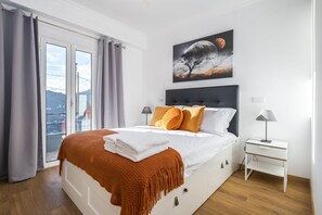 1 bedroom, iron/ironing board, travel cot, free WiFi