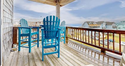 Incredible waterfront condo with amazing ocean views, pool, deck, & beach access