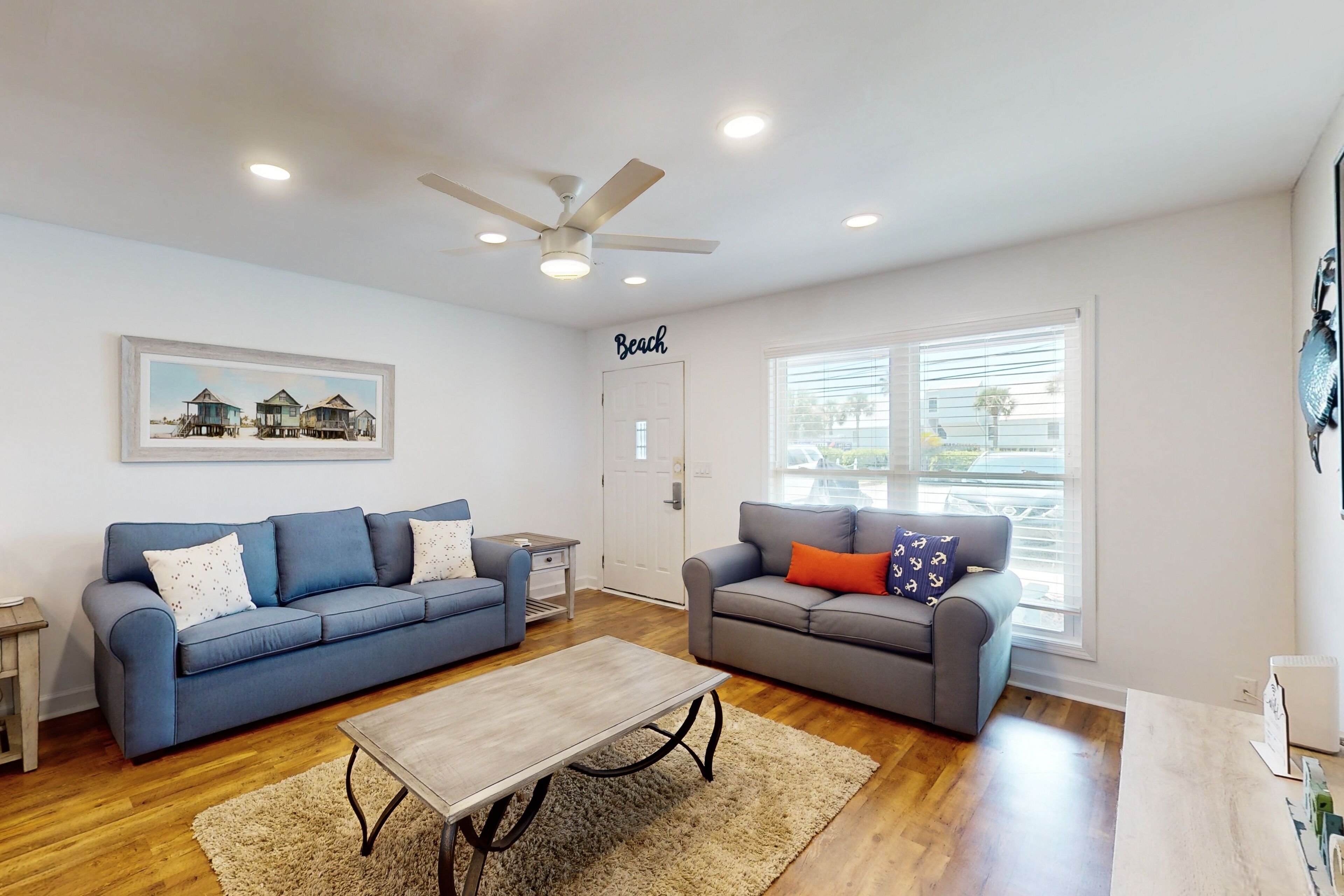 Partial Gulf-view getaway with deck, full kitchen, washer/dryer, & central AC