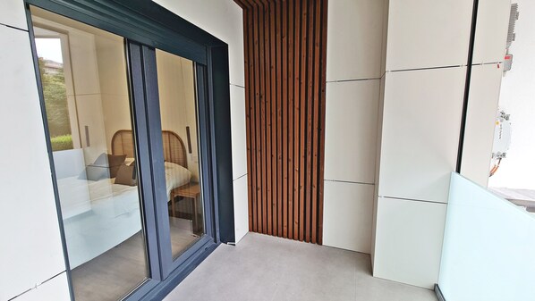 المنطقة المحيطة بالمنشأة