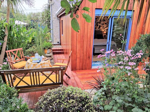 guest house in a garden next to Utah Beach point.