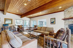 TV, fireplace, DVD player, books