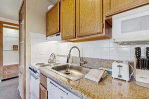Microwave, oven, stovetop, dishwasher
