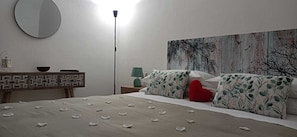 1 quarto, escrivaninha, quartos à prova de som