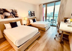 1 chambre, bureau, fer et planche à repasser, Wi-Fi