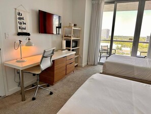 1 chambre, bureau, fer et planche à repasser, Wi-Fi