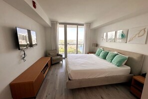 1 室のベッドルーム、デスク、アイロン / アイロン台、WiFi