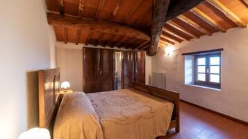 2 Schlafzimmer, Reisekinderbett, kostenloses WLAN, Bettwäsche