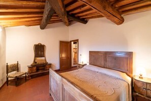 2 Schlafzimmer, Reisekinderbett, kostenloses WLAN, Bettwäsche