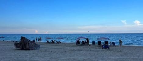 Una spiaggia nelle vicinanze
