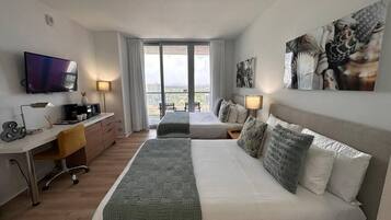 1 Schlafzimmer, Schreibtisch, BĂŒgeleisen/BĂŒgelbrett, WLAN