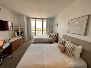 1 chambre, bureau, fer et planche à repasser, Wi-Fi