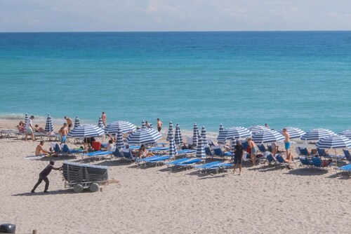 Amazing Apt w/Kitchen 1B/1B and Beach Service