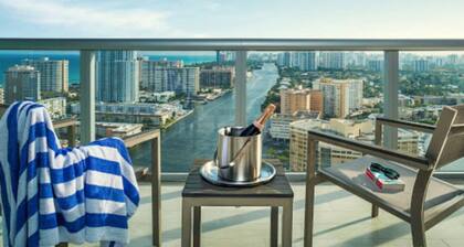 Luxury Studio Suite: Pool with Canal Views, Beach Access & Top Amenities