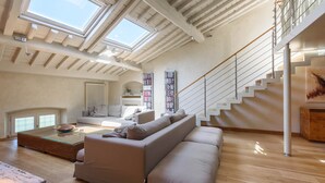 Living area - "Botero" Loft Design Penthouse (Pietrasanta)
