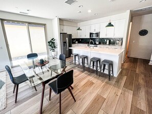 Fridge, microwave, oven, stovetop - Gated PGA West 2023 New Build (EV Charger) (La Quinta)