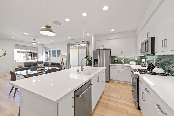 Fridge, microwave, oven, stovetop - Gated PGA West 2023 New Build (EV Charger) (La Quinta)