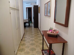 Apartment, 2 Bedrooms, Balcony, Garden View | Living area
