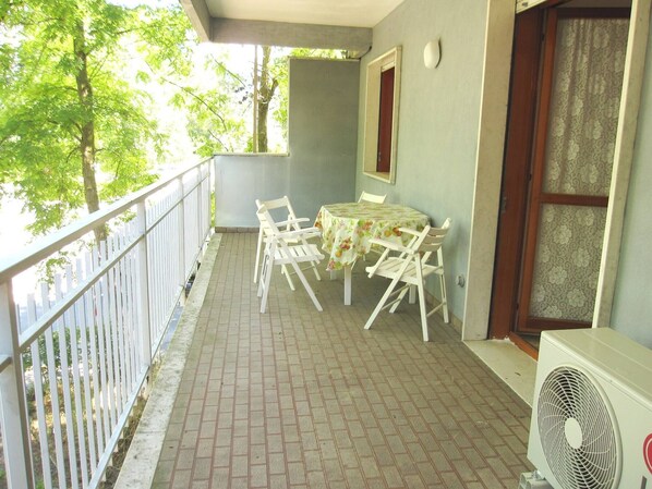 Balcony - Comfort With Terrace at Grado Pineta (Grado)